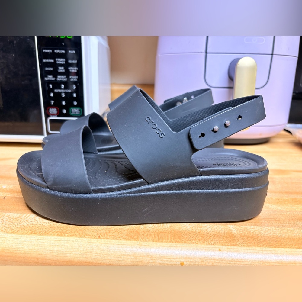 CROCS Women's Brooklyn Wedge